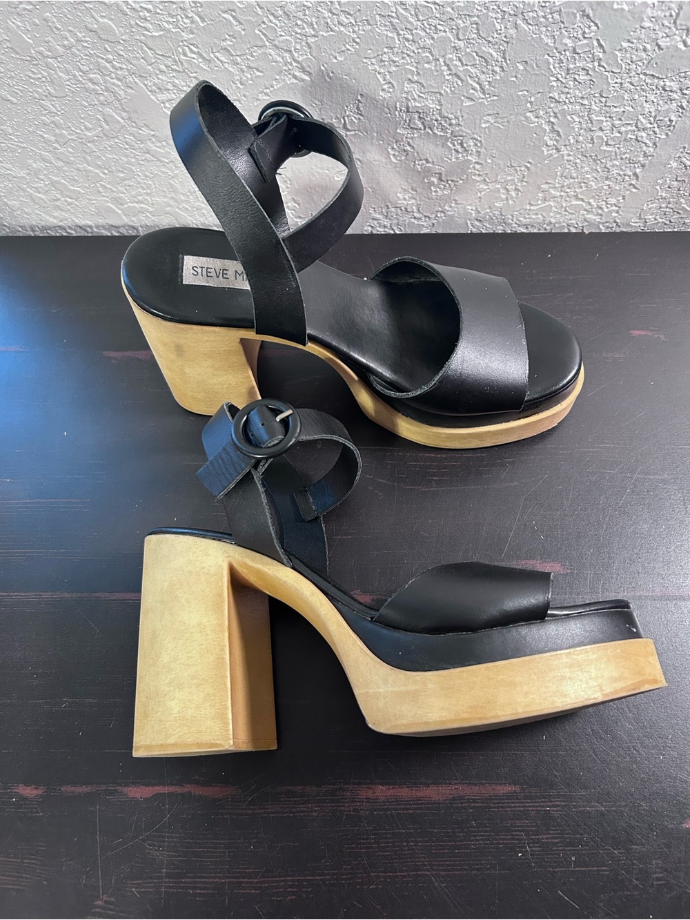 Steve Madden WOMENS 9 Ruth Black Strap Shoes Wood Block Heels Sandals Preppy